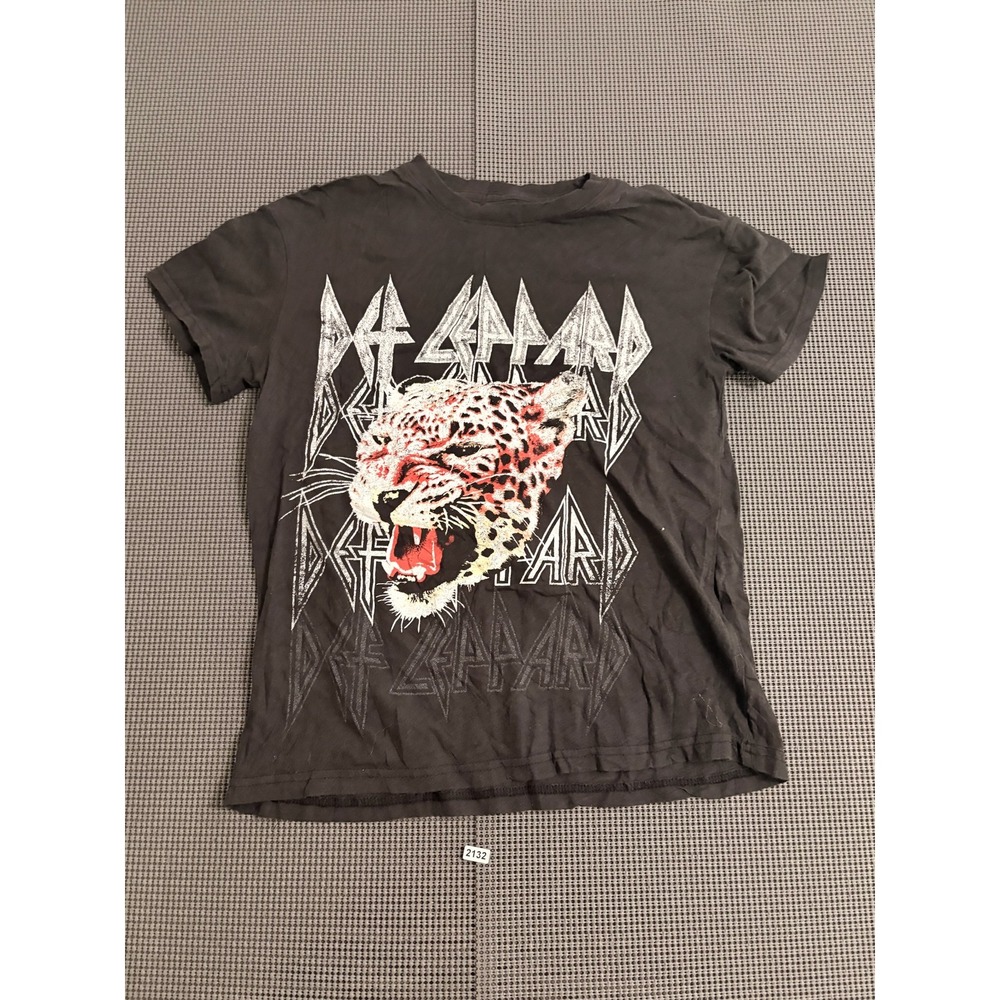 Def Leppard Leopard Graphic T-Shirt Black Gray Size XS 2022 Band Tee